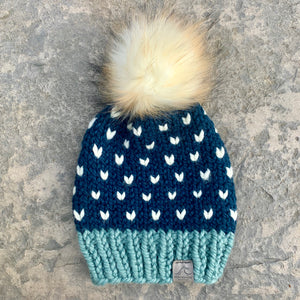 Feel the Love hat in Succulent/Navy